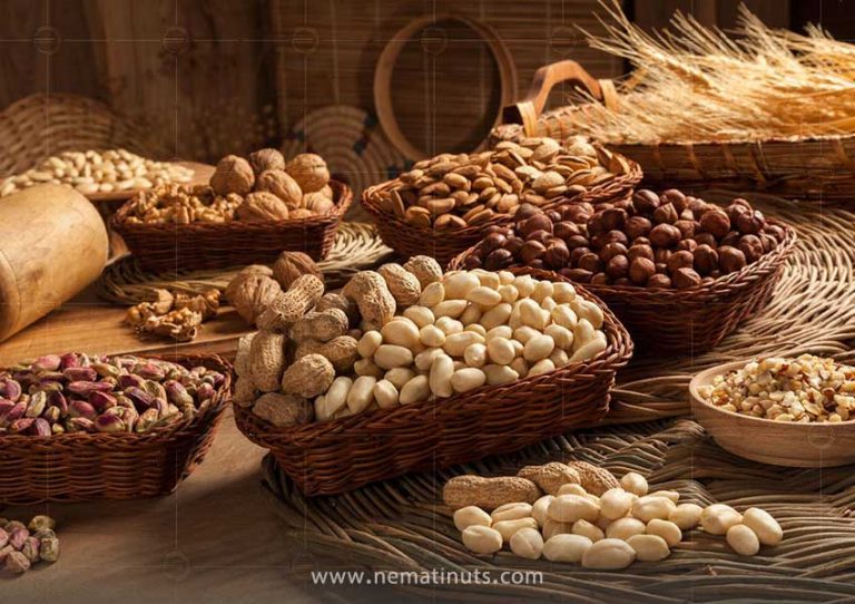 خواص آجیل برای مو  