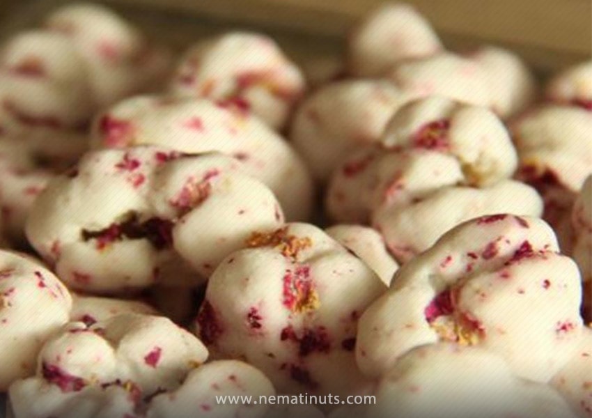 طرز تهیه نقل خانگی گل محمدی