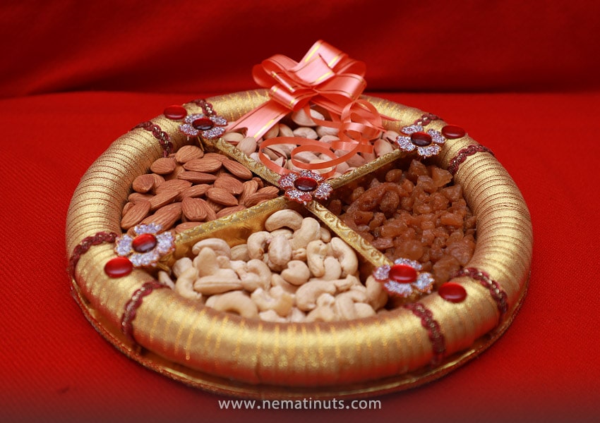طریقه تزئین آجیل در ظرف گرد